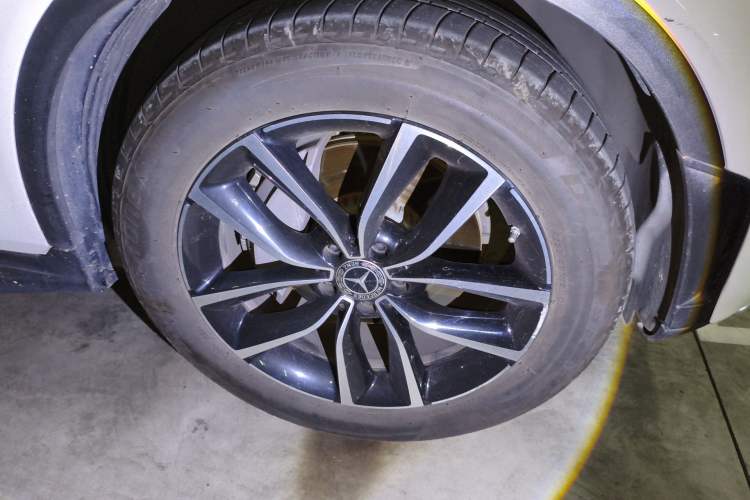 Used Mercedes-Benz GLC 2022 GLC 260 L 4MATIC Luxury Model Right Front Wheel Hub