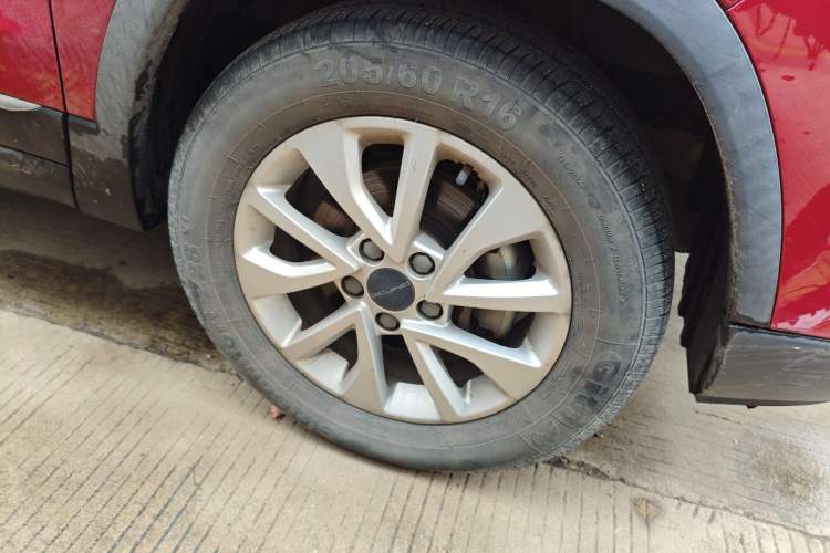 Used BAIC Beijing X3 2019 1.5T Manual Glory Edition Right Front Wheel Hub