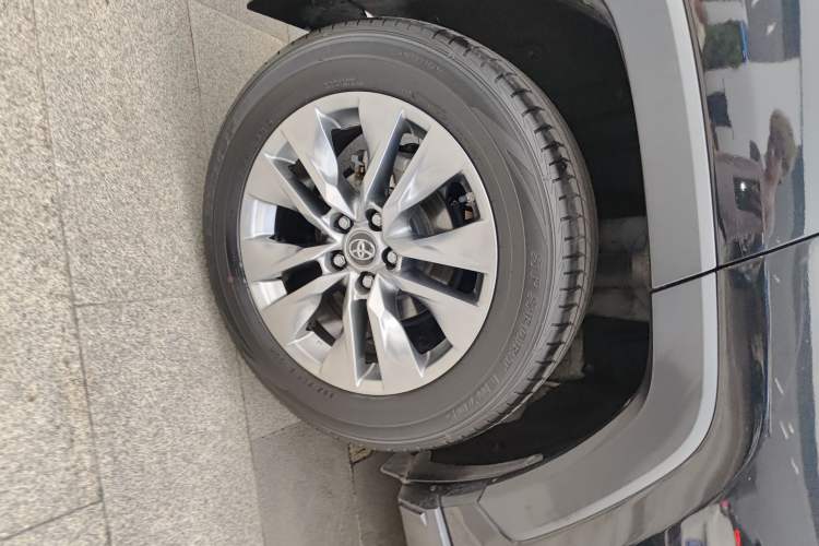 Used Toyota Wildlander 2021 2.0L CVT 4x4 Luxury Edition Right Rear Wheel Hub