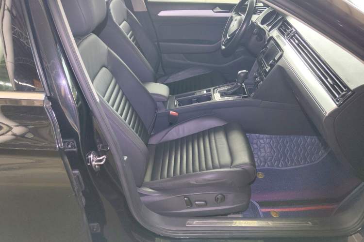 Used Volkswagen Magotan 2017 330TSI DSG Leading Model Right Front Seat