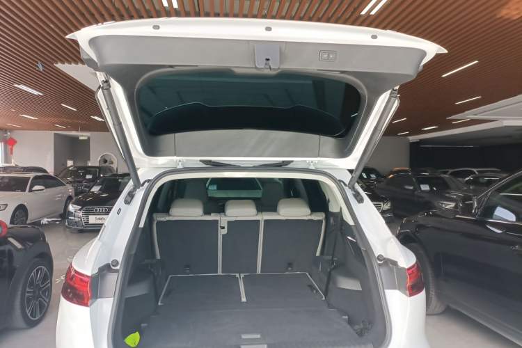 Used Audi Q5 e-tron 2022 40 e-tron Starry Edition Luxury Package Trunk