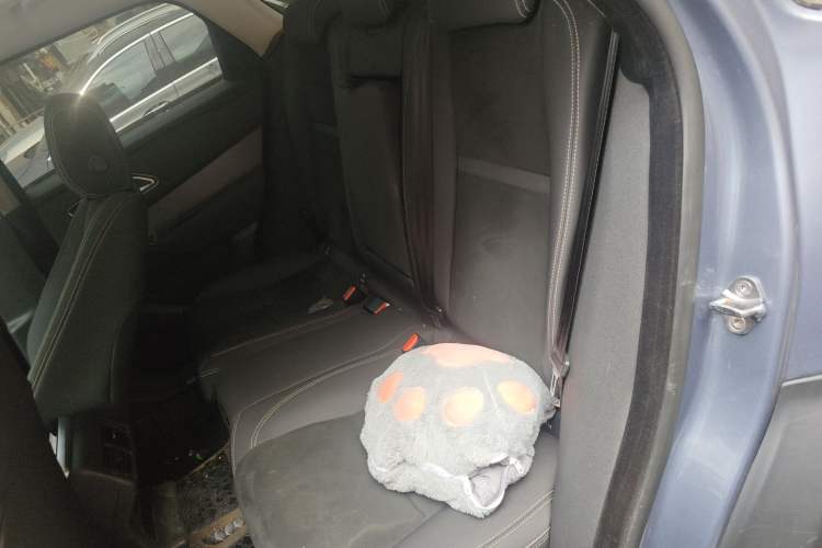 Used Land Rover Range Velar 2019 250 PS Left Rear Seat