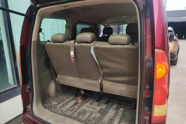 Used GAC Gonow Starry 2013 1.5L Seven-Seater Supreme Model Trunk