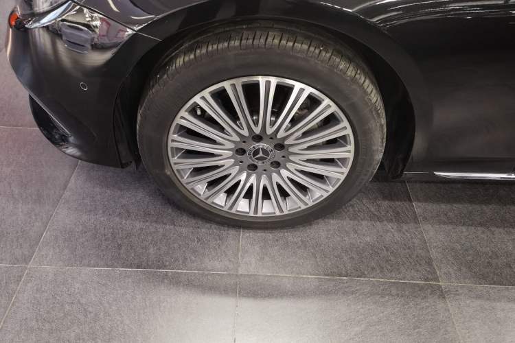 Used Mercedes-Benz E-Class 2020 Facelift E 300 L Stylish Edition Left Front Wheel Hub