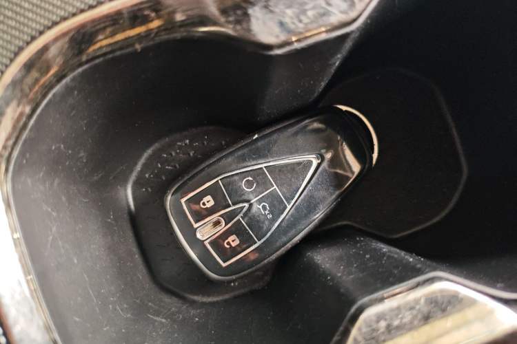 Used CHANGAN OSHAN X5 2021 1.6L CVT Luxury Model Vehicle Key