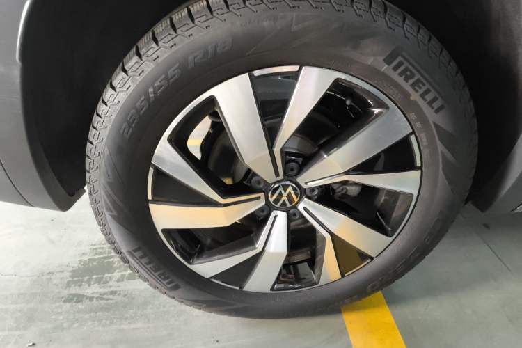 Used Volkswagen Tayron 2022 280TSI Two-Wheel Drive Luxury Smart Connectivity Version Right Rear Wheel Hub