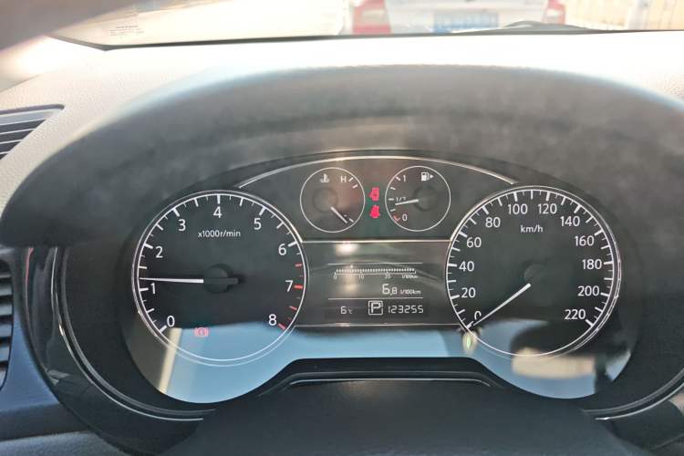 Used Nissan Tiida 2011 1.6L CVT Smart Version
