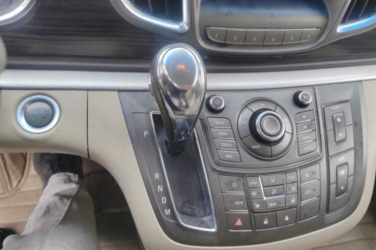 Used Buick GL8 2011 3.0L XT Luxury Business Flagship Edition
