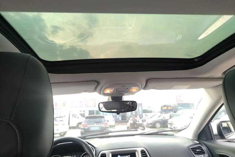 Used Jeep Compass 2019 220T Automatic Enjoyment Version Headliner