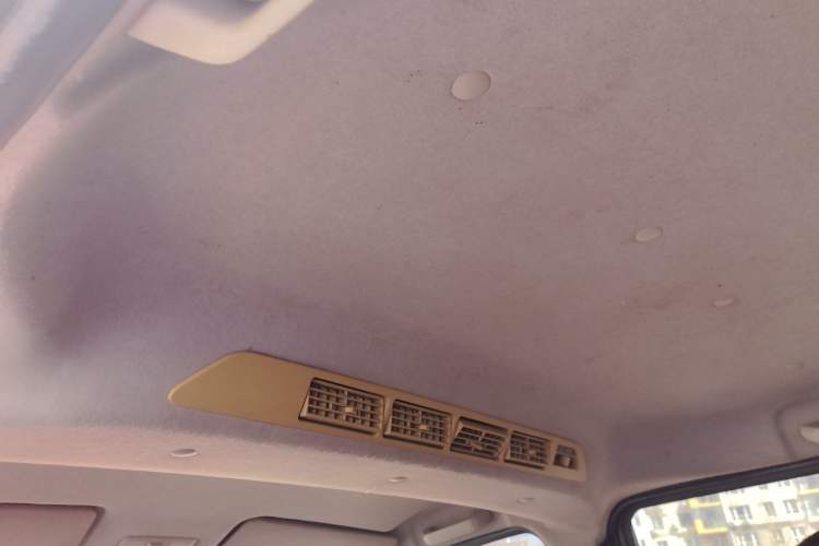 Used CHANGAN KAICHENG Ounuo S 2013 1.5L Elite Model Headliner