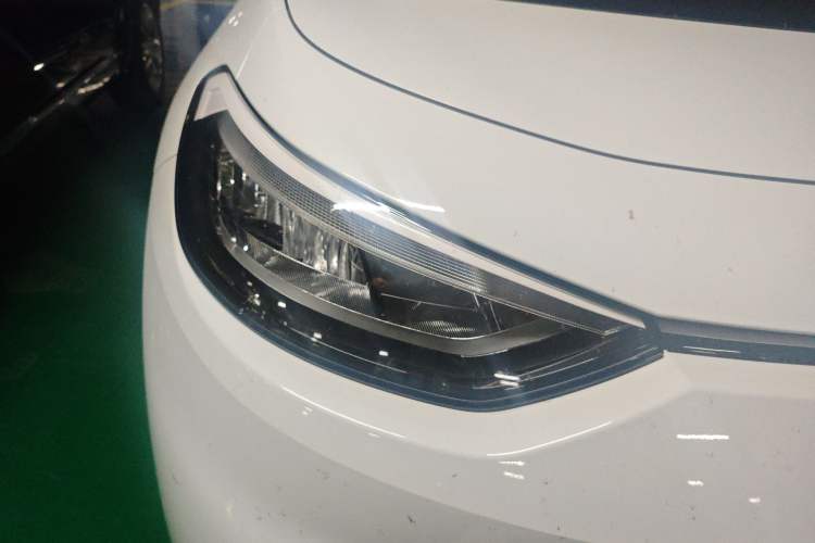 Used Volkswagen ID.3 2025 Smart Edition Outstanding Model Right Front Headlight