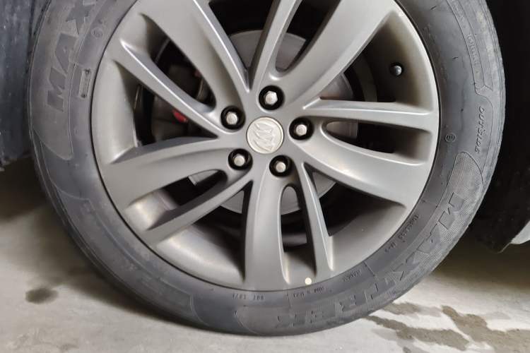 Used Buick Encore 2017 18T Automatic Two-Wheel Drive Urban Fashion Model Right Front Wheel Hub