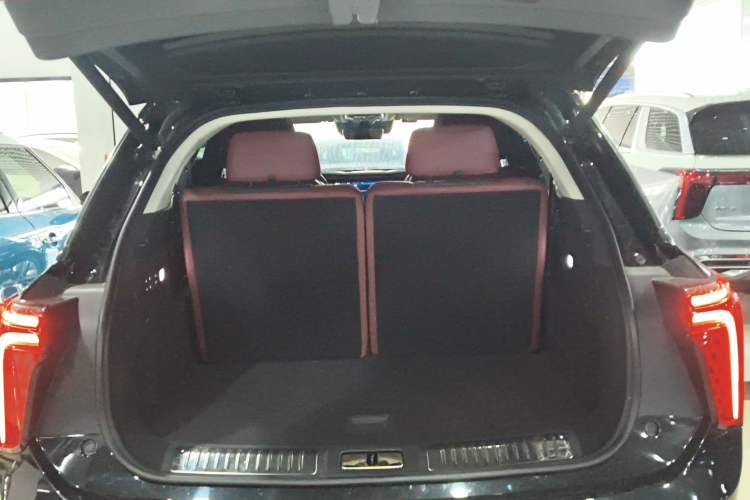 Used Hongqi E-HS9 2022 660 km Range Flagway Edition Six Seats
