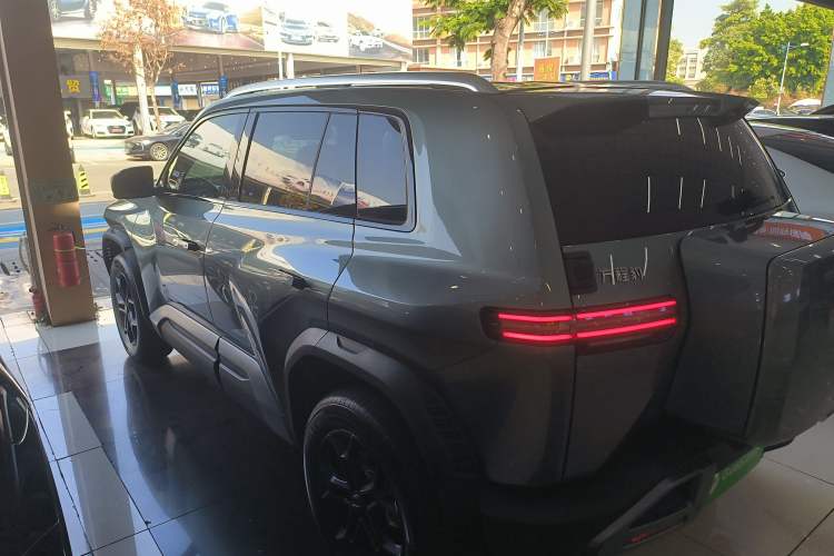 Used Formula Leopard Titanium 3 2025 501 km Range Rear-Wheel Drive Intelligent Driving Max Edition