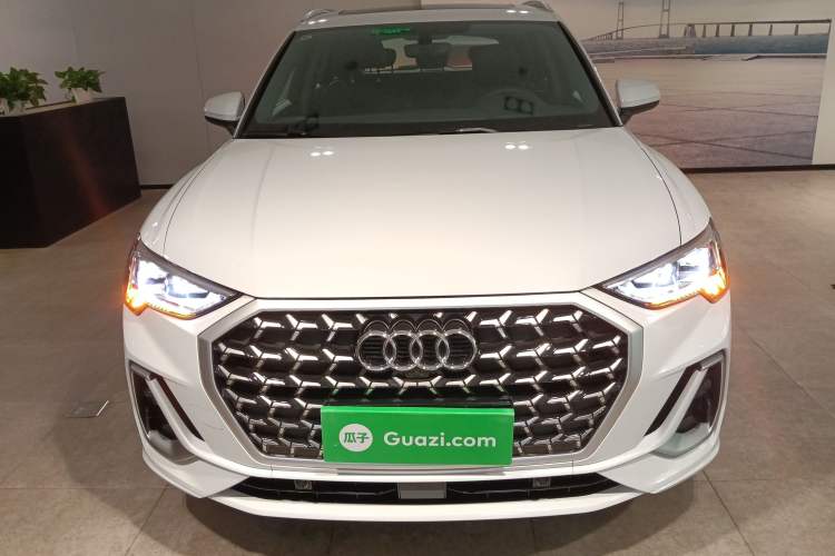 Used Audi Q3 2024 40 TFSI Fashion Dynamic Model
