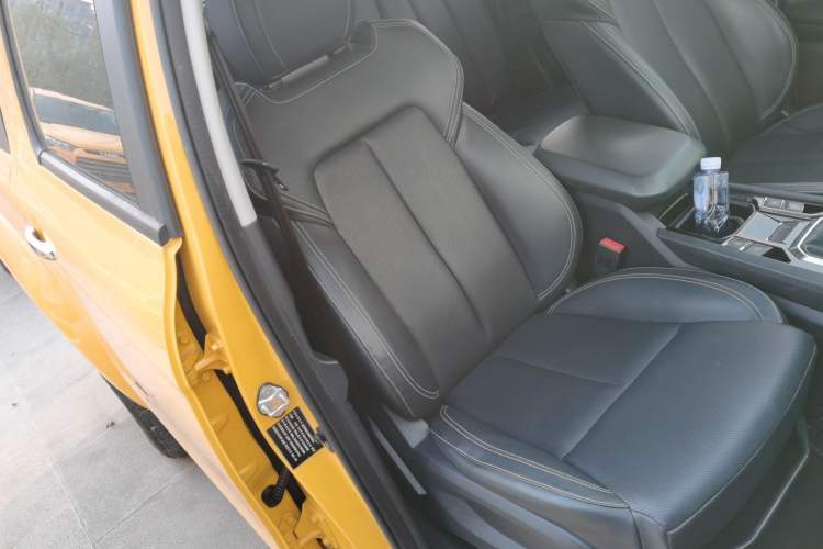 Used JMC Yuhu 9 2019 2.0T Manual Gasoline 4x4 Comfort Edition
