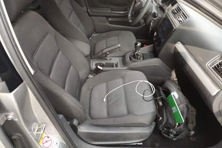 Used Volkswagen Sagitar 2015 1.6L Manual Fashion Edition
