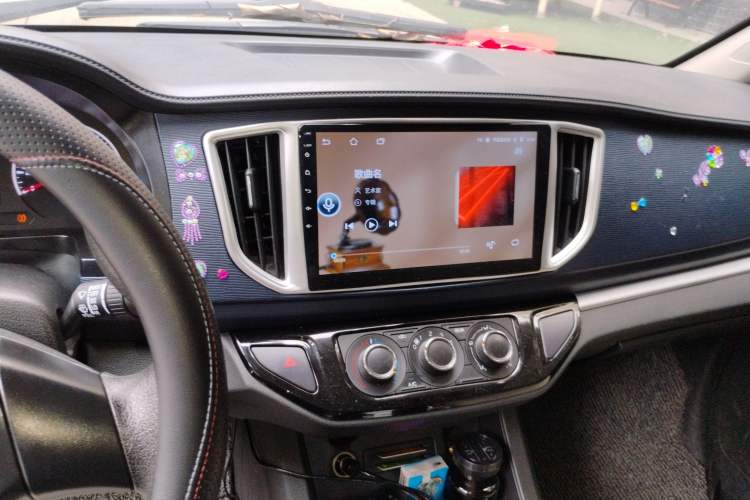 Used FORTHING Lingzhi 2019 M5L 1.6L 7-Seater Base Model China VI Standard
