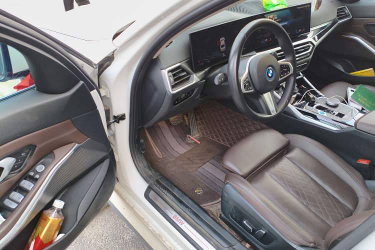 Used BMW i3 2024 eDrive 35 L Driver Seat