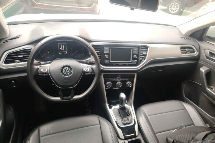 Used Volkswagen T-ROC 2018 280TSI DSG Two-Wheel Drive Advanced Version China V Emission Standard