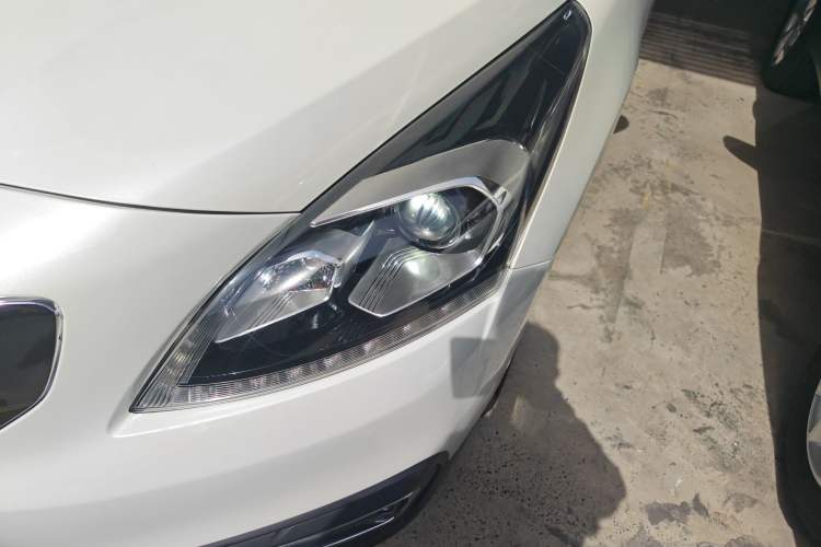 Used Peugeot 3008 2016 1.6THP Automatic Prestige Edition Left Front Headlight