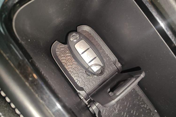 Used Nissan Kicks 2022 1.5L CVT XV Luxury Edition Vehicle Key