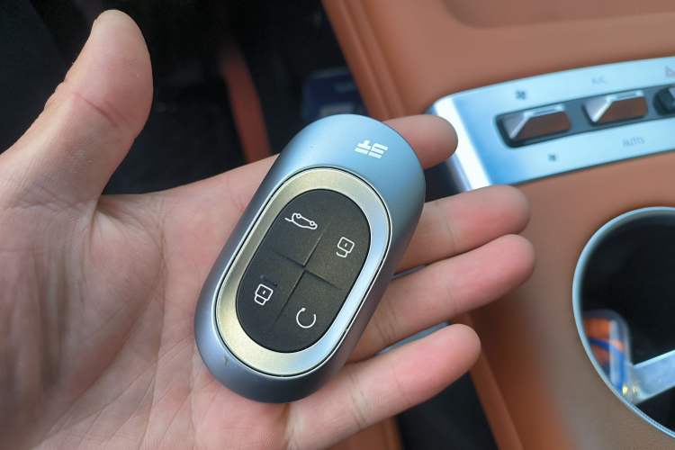 Used JETOUR Shanhai L7 Plus 2025 Model 121km Comfort 5-seater Vehicle Key