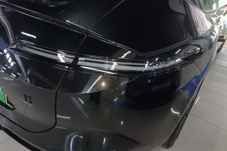 Used Avatr 12 2025 Updated Ultra All-Electric Four-Wheel Drive Right Rear Taillight