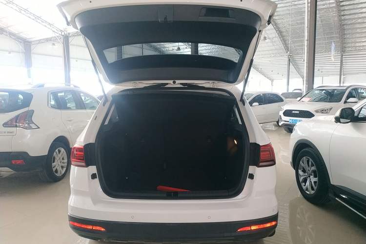 Used Volkswagen Tharu 2020 280TSI Two-Wheel Drive Trend Edition China VI Standard Trunk