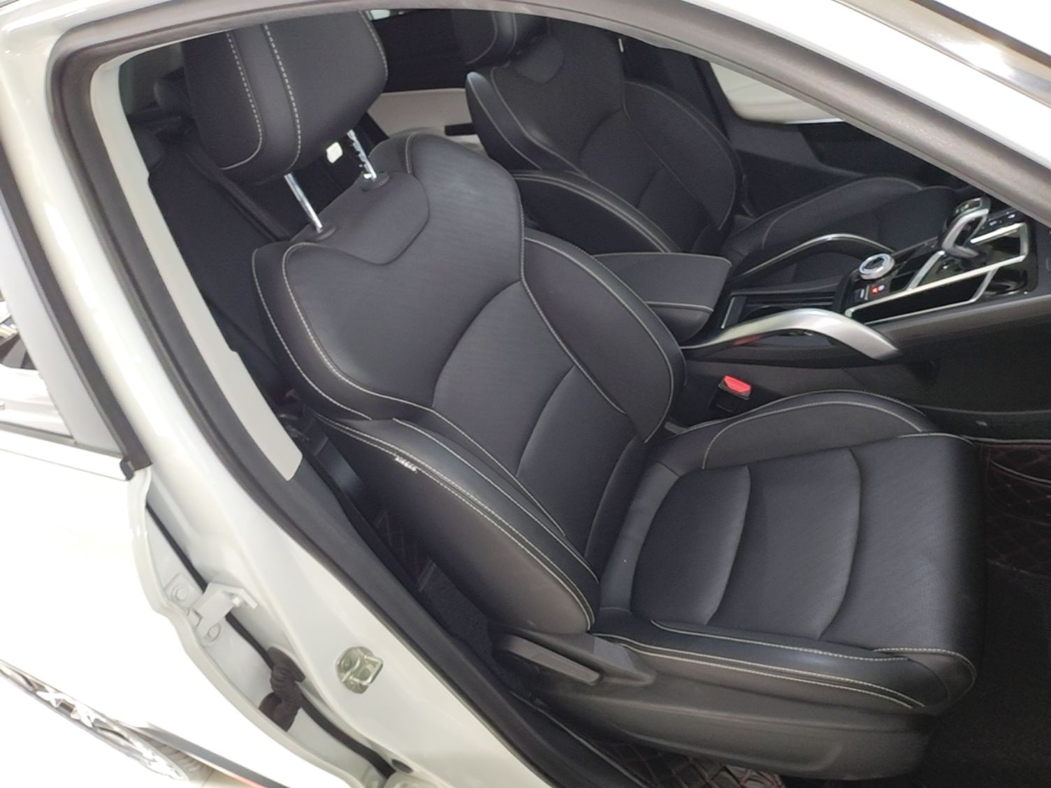 Geely Auto Emgrand X7 Sport 2022 Boyue X 1.8TD DCT Smart Model — снимка 19