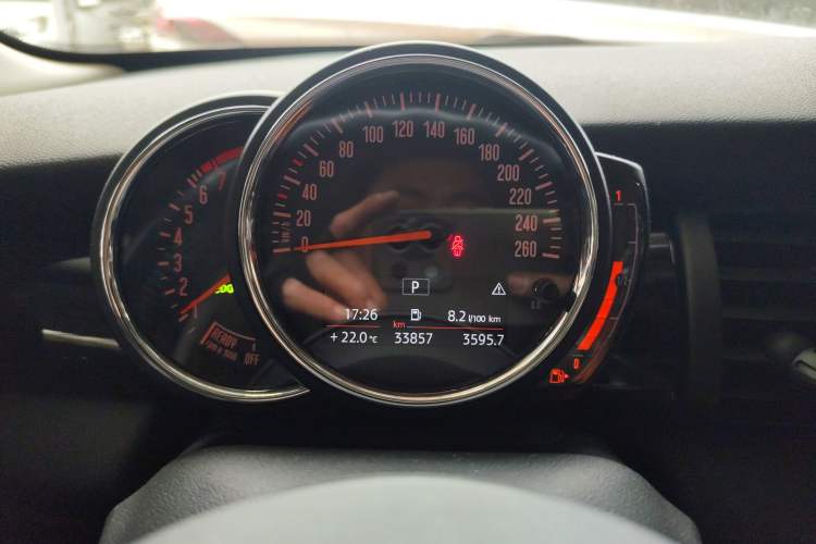 Used MINI 2018 1.5T ONE PLUS Five-Door Edition Instrument Cluster