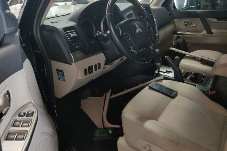 Used Mitsubishi Pajero 2018 3.0L Automatic Luxury Edition