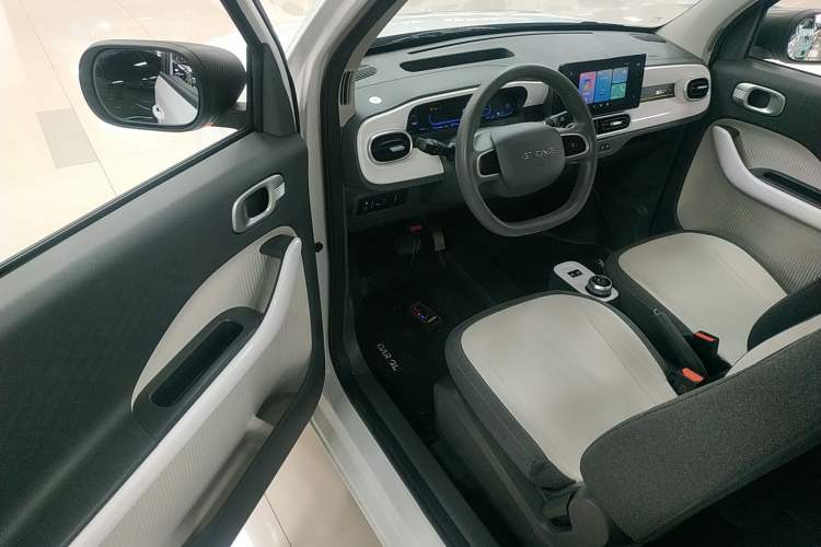 Used Geely Galaxy Panda 2025 210 km – Yuanqi Bear Driver Seat