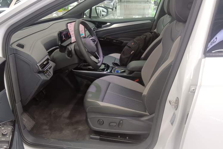 Used Volkswagen ID.4 CROZZ 2026 Model Pure Enjoyment Edition PURE Left Front Seat