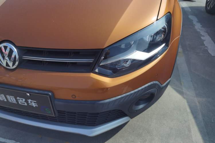 Used Volkswagen Polo 2014 1.6L Cross Polo Automatic Left Front Headlight