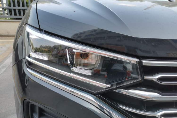 Used Volkswagen Tayron 2019 330TSI Two-Wheel Drive Luxury Model China VI Standard Right Front Headlight