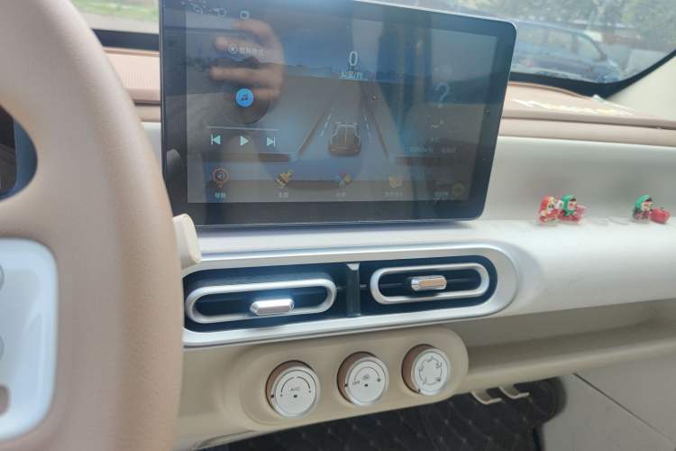 Used Wuling Hongguang MINIEV 2024 3rd Generation 215km Youth Edition Audio And AC Panel