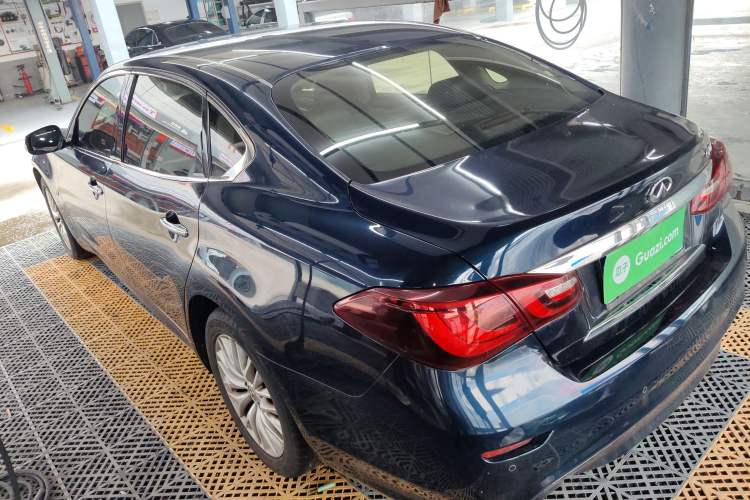 Used Infiniti Q70 2017 Q70L 2.5L Enjoyment Edition Rear Left 45 Deg