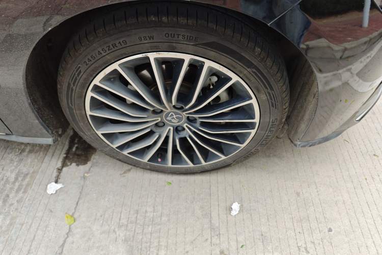 Used BYD Han 2020 EV Long-Range Luxury Model Right Front Wheel Hub