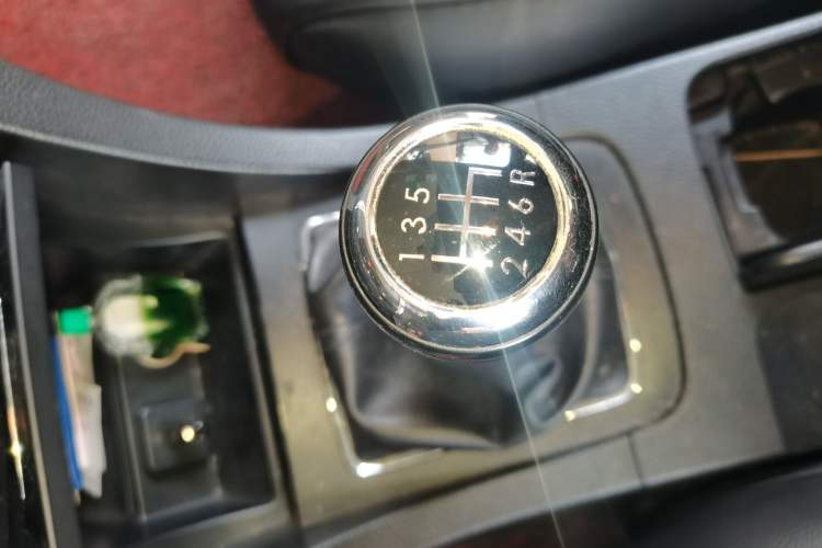 Used Suzuki Kizashi 2010 2.4L Two-Wheel Drive Standard Edition
