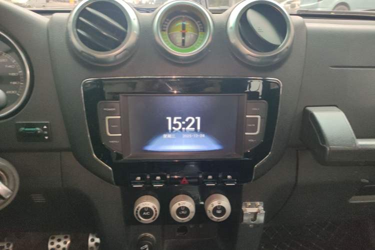 Used BAIC Off-Road BJ40 2016 2.0T Manual Four-Wheel Drive Prestige Edition
