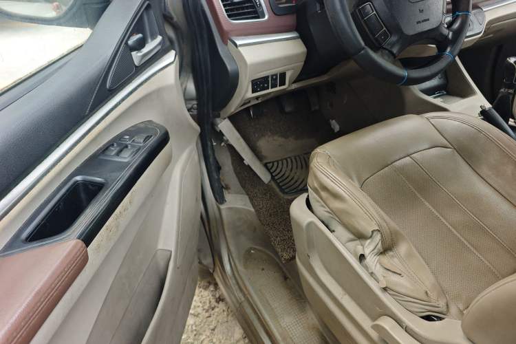 Used FORTHING Lingzhi 2017 M5 1.6L Luxury Model Driver Seat