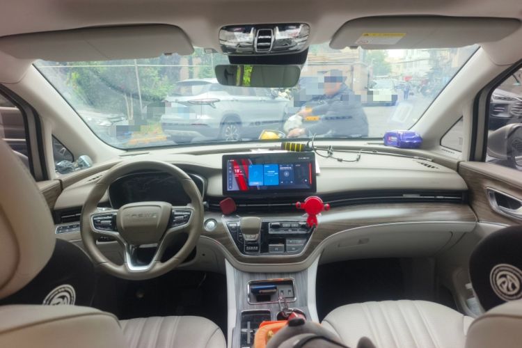 Used Roewe iMAX8 2023 400TGI Comfort Edition Center Console