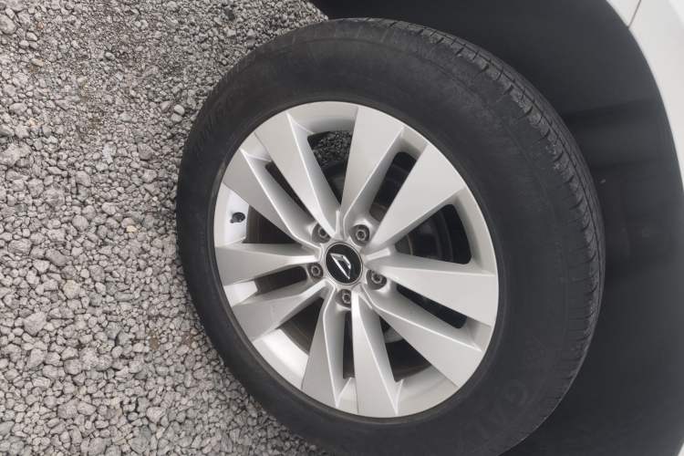 Used Jetta VS5 2019 280TSI Automatic Trend Model Right Rear Wheel Hub