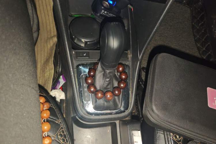 Used Volkswagen Santana 2013 1.6L Automatic Luxury Edition Gear Lever