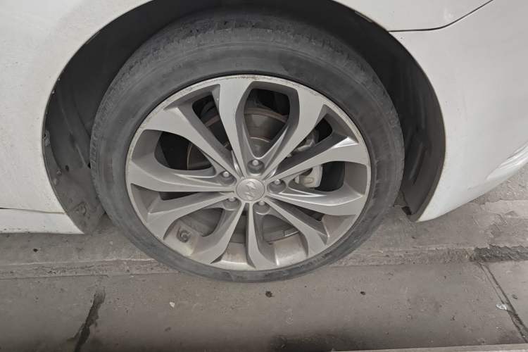 Used Hyundai Sonata 2013 2.4L Automatic Luxury Version China IV Standard
