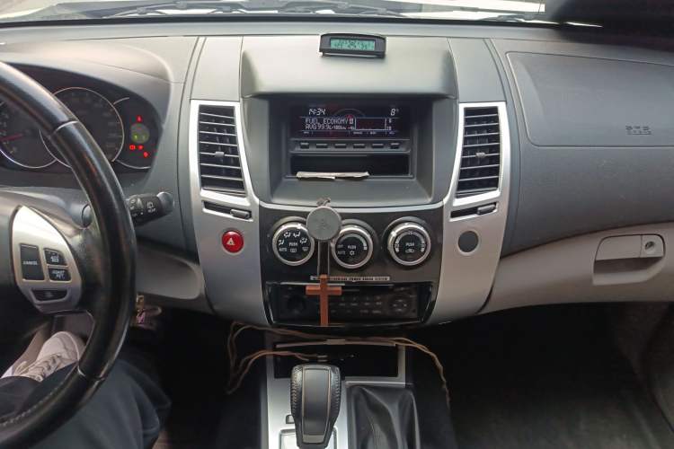 Used Mitsubishi Pajero Sport 2013 3.0L Automatic 4x4 Executive Edition