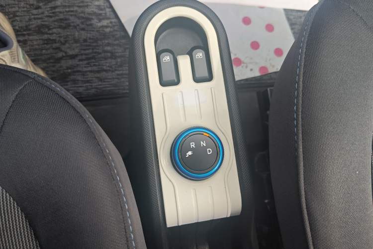 Used Wuling Hongguang MINIEV 2022 Zizai Version Lithium Iron Phosphate Gear Lever