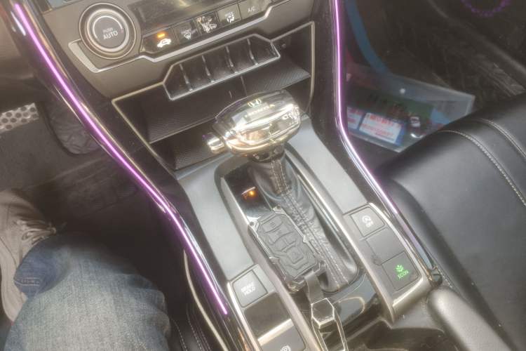 Used Honda Civic 2021 HATCHBACK 220TURBO CVT Trendy Cool Edition
