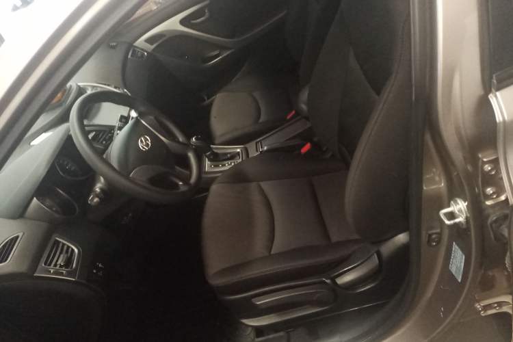 Used Hyundai Elantra (5th Generation / Langdong) 2012 1.6L Automatic Fashion Edition